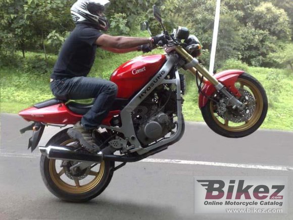 2005 Hyosung GT 250 Comet photo